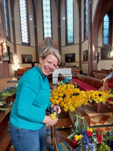 250422-Aanbloemen kruis 3 