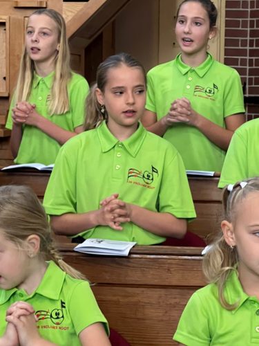 261004 Gezinsviering met dierenzegening