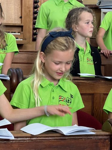 261004 Gezinsviering met dierenzegening