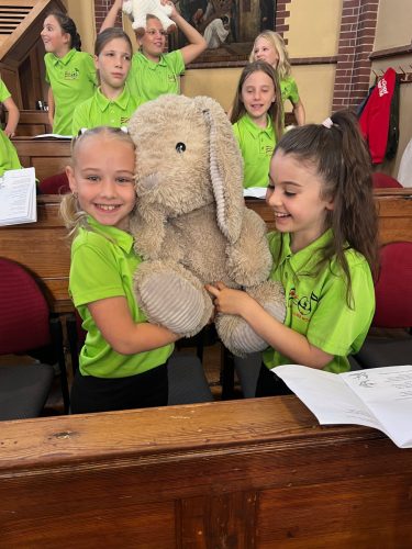 261004 Gezinsviering met dierenzegening