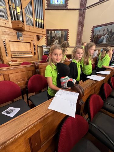 261004 Gezinsviering met dierenzegening